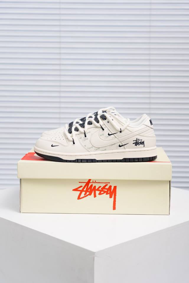 核心私 Nike Dunk 全套原楦原模倾力打造完美版型 独家原厂航空铝磨具打磨大底 鞋头坡度极致还原 无解鞋型 原盒原配 圈内天花板工艺 原厂冲刀 超高清洁度