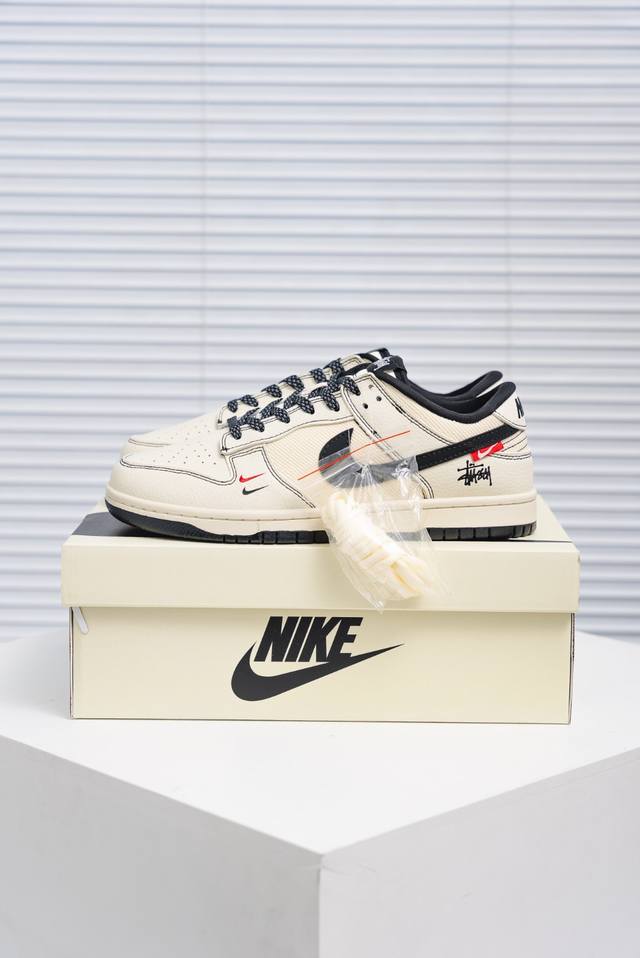 核心私 Nike Dunk 全套原楦原模倾力打造完美版型 独家原厂航空铝磨具打磨大底 鞋头坡度极致还原 无解鞋型 原盒原配 圈内天花板工艺 原厂冲刀 超高清洁度