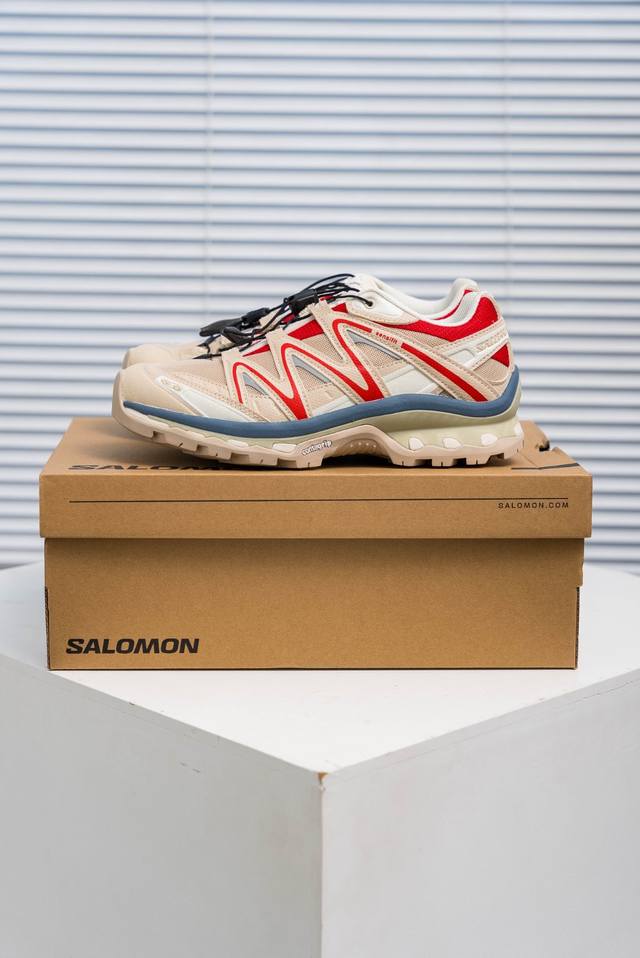 核心私 Salomon Xt-Quest 萨洛蒙户外越野跑鞋 鞋面采用Sensifit贴合技术 全方位贴合包裹脚型 鞋跟部鞋底牵引设计 提供强大的抓地性能 更适
