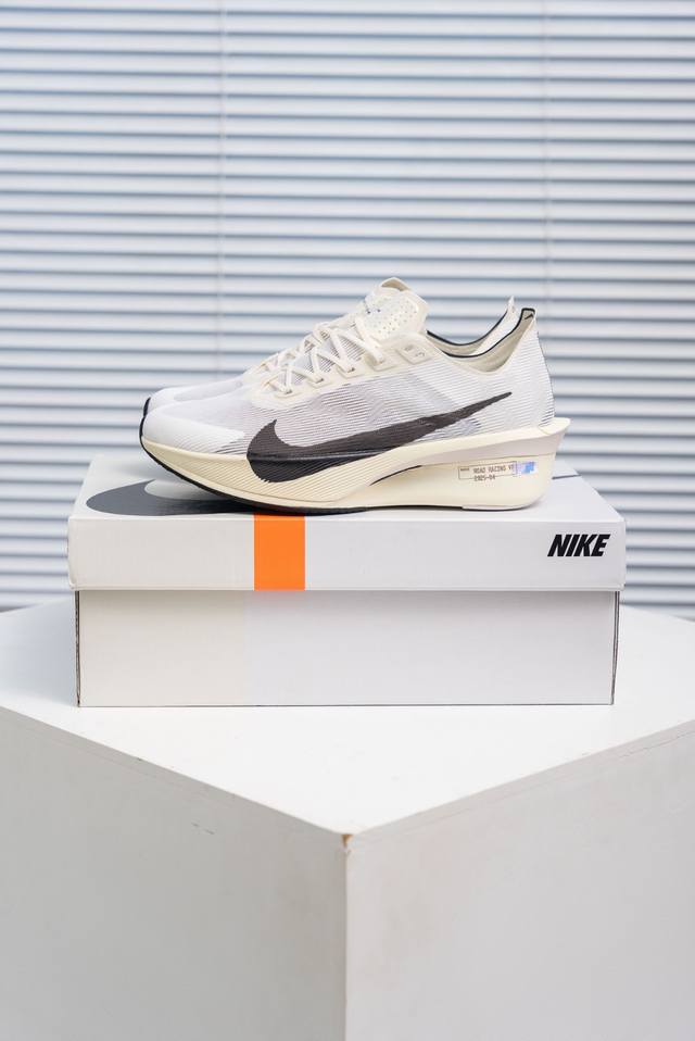 核心私 Nike Zoomx Vaporfly Next% 4 马拉松系列公路竞速超轻缓震跑步鞋 Hv6107 100 #鞋款轻盈，同时保持出色性能表现。此鞋款