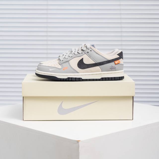 核心私 Nike Dunk 全套原楦原模倾力打造完美版型 独家原厂航空铝磨具打磨大底 鞋头坡度极致还原 无解鞋型 原盒原配 圈内天花板工艺 原厂冲刀 超高清洁度