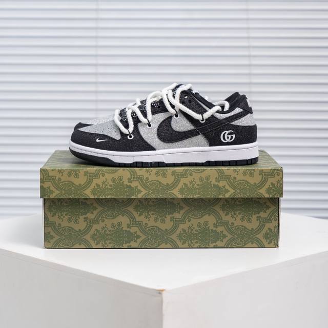 核心私 Nike Dunk 全套原楦原模倾力打造完美版型 独家原厂航空铝磨具打磨大底 鞋头坡度极致还原 无解鞋型 原盒原配 圈内天花板工艺 原厂冲刀 超高清洁度