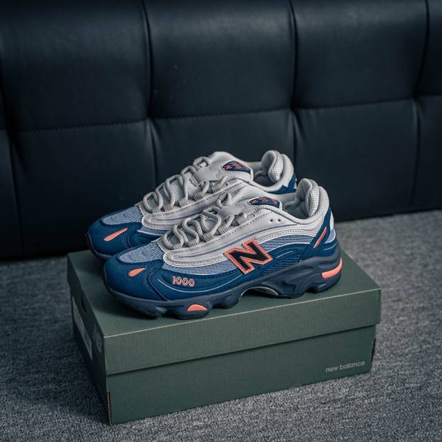 核心私 New Balance M1000 复古跑鞋 符合潮流趋势的复古老爹鞋型 采用硬质牛剖革拼接透气网眼衬垫织物鞋面材质T-Beam大底提供足步弓支撑 保持