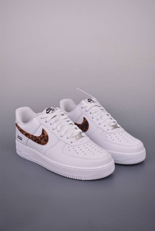 Nike Air Force 1 Low Supreme联名 原楦头原纸板 打造纯正空军版型 专注外贸渠道 全掌内置蜂窝气垫 原盒配件 原厂中底钢印、拉帮完美