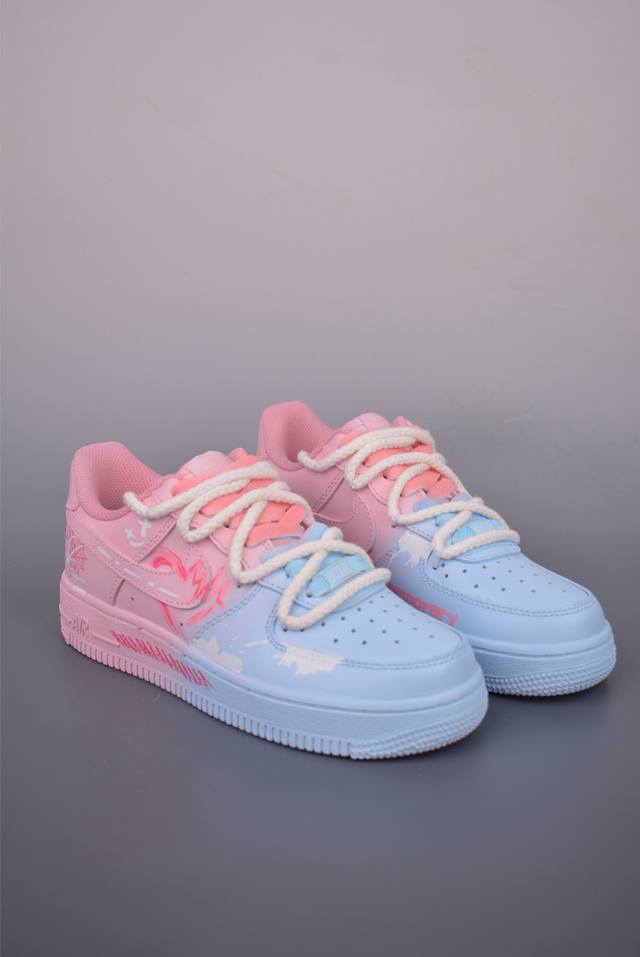Nike Air Force 1 Low 粉蓝蛛心 原楦头原纸板 打造纯正空军版型 专注外贸渠道 全掌内置蜂窝气垫 原盒配件 原厂中底钢印、拉帮完美 官方货号: