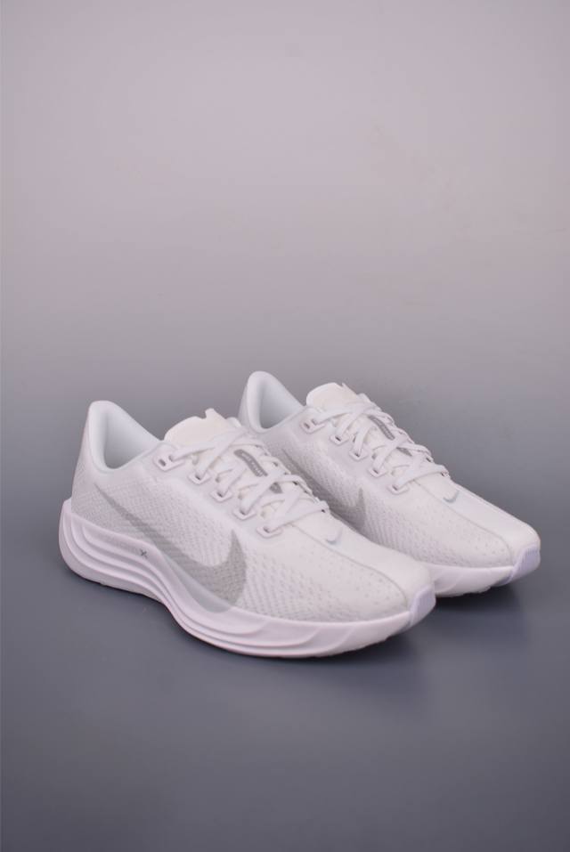 Nike Reactx Pegasus Plus 公司级 飞马跑步鞋 市售最高品质 全新高端零售平台专供 细节区别市面真标 后跟覆面和中足动态支撑巧妙融合 缔造
