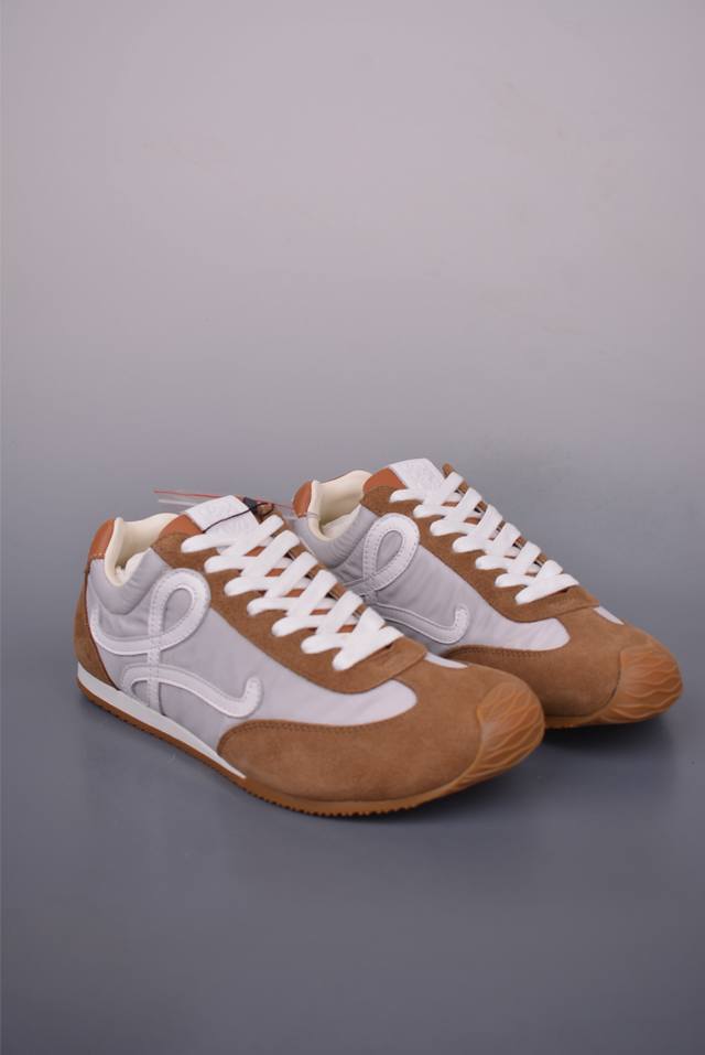 罗意威 Loewe Ballet Runner 25Ss 春季新款爆款芭蕾舞鞋 2.0系列 阿甘复古风德训薄底百搭休闲运动鞋 独家定制Nfc芯片版本 任意细节不