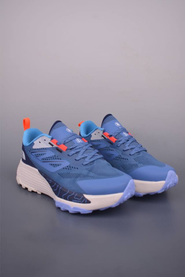 北面The M Thermoball Traction Mule V 舒适户外运动越野登山鞋 实拍首发 专门为鞋底设计的橡胶以出色的耐磨性 鞋底采用Vibram