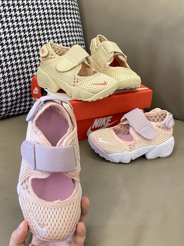 原图直出 Nike忍者鞋啊好喜欢小盆友的配色好看鼠了网布设计，清爽透气魔术贴方便宝贝穿脱整双鞋子超软回弹力强
