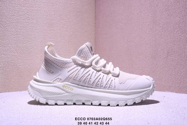 Ecco爱步 广东原版透气 配备原版三件套 防尘纸 高弹大底 全头层牛皮 新款百搭休闲款 纯手工制成 鞋面走线工整 清晰质感 原单品质 拼接运动透气网布 采用E
