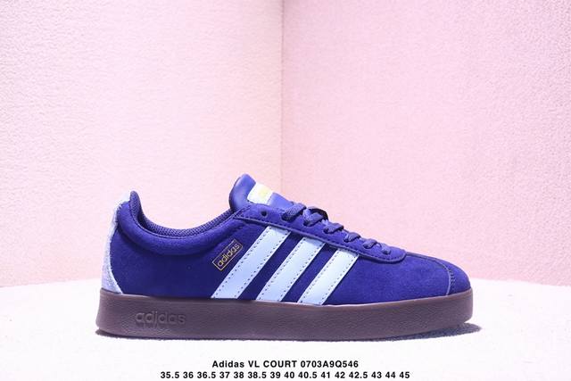 阿迪达斯T头鞋 Adidas Vl Court Classic复古三叶草防滑透明橡胶板鞋经典运动鞋。这款经典鞋,忠于原版设计,缀撞色三条纹和鞋跟饰片。采用翻毛皮