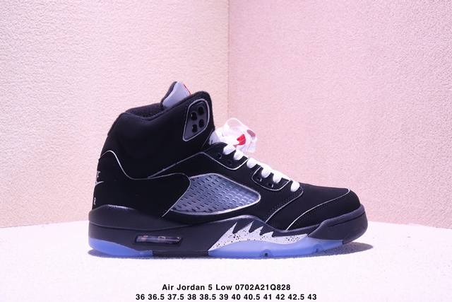Nike Air Jordan 5 Low 乔丹Aj5代低帮复古休闲文化篮球鞋。Air Jordan创立于1985年是Nike旗下以史上最著名的Nba球星迈克尔