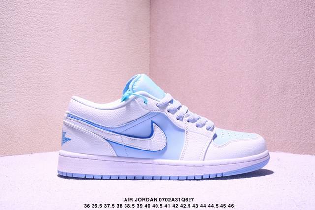乔丹一代 Air Jordan 1 乔1 低帮Aj1系列 运动鞋复古休闲篮球鞋 提高了与足部的贴合度，给人不一样的穿着体验。鞋底的平稳支撑，让你在运动中随意冲刺