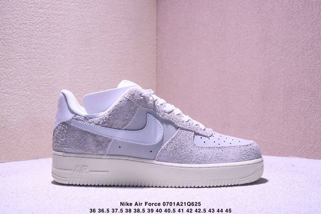 Nike 耐克 采用软质荔枝纹牛剖皮革鞋面材质耐克Nike Wmns Air Force 7 Low White Cherry Blosso Pink 空军一号