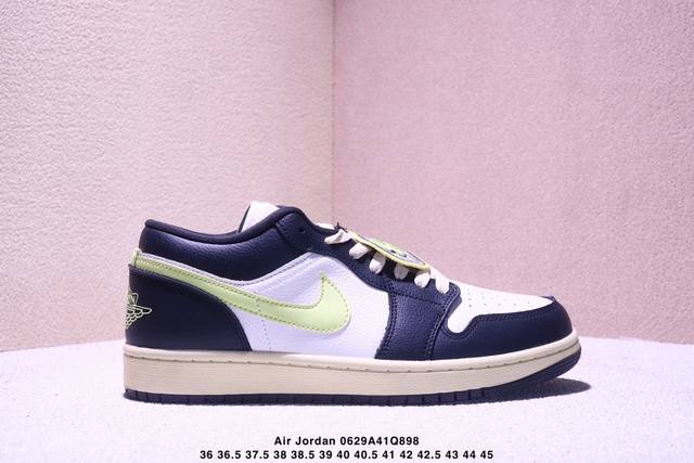 公司级Nike Air Jordan 1 Low Aj1乔1低帮休闲板鞋 同步官方配色 头层皮打造 正确满胶鞋垫 四线拉帮 原厂织唛标 鞋舌高弹海绵填充 官方货