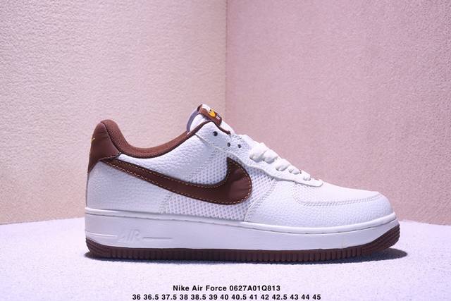 公司级耐克Nike Air Force 7空军一号低帮百搭休闲运动板鞋。柔软、弹性十足的缓震性能和出色的中底设计，横跨复古与现代的外结合，造就出风靡全球三十多年
