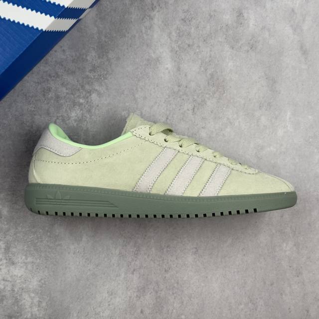 本地 核心私 阿迪达斯 Adidas Originals Brmd W 复古单品 休闲运动板鞋 鞋身以细腻的绒面麂皮包裹 保证优秀质感的同时 上脚体验应该也会相