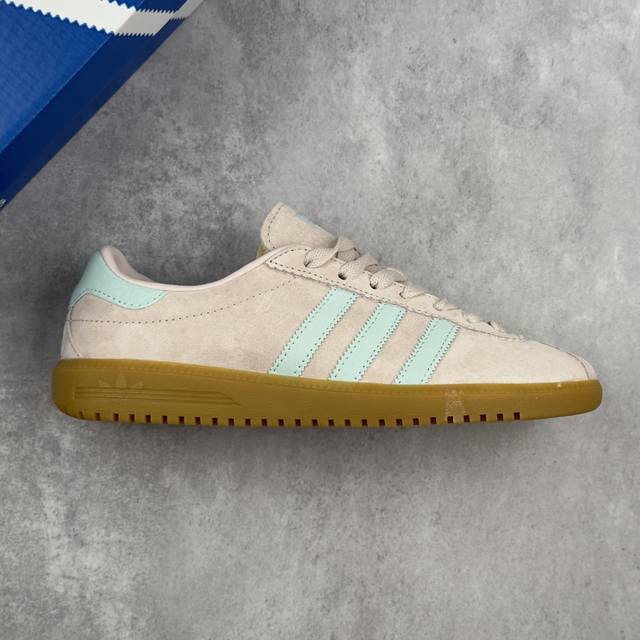本地 核心私 阿迪达斯 Adidas Originals Brmd W 复古单品 休闲运动板鞋 鞋身以细腻的绒面麂皮包裹 保证优秀质感的同时 上脚体验应该也会相