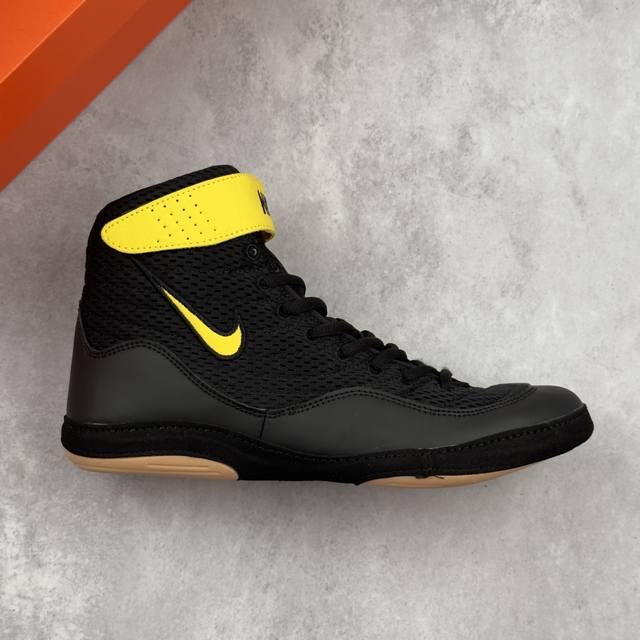 本地 核心私 耐克Nike Inelict Se Oly 网布减震防滑 高帮训练篮球鞋 缓震出色：前掌有Zoom Air气垫，中底采用Cushlon 泡绵，能提