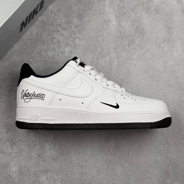 本地 核心私 Undefeated X Nike Air Force 1'07 Low 白黑 空军一号低帮休闲板鞋 #定制皮料 原装定制鞋盒 细节满满 原楦头原
