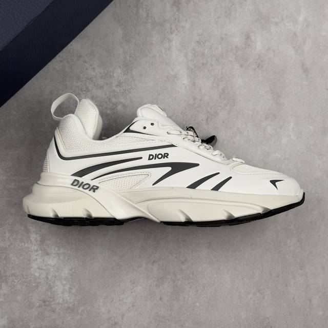 本地 核心私 Dior 迪奥 B44 Blade 运动鞋网纱款 2025秋季新品 重新诠释经典的网球鞋，时尚的廓形突显厚实感。采用全新的拉绒马海毛针织面料，突显