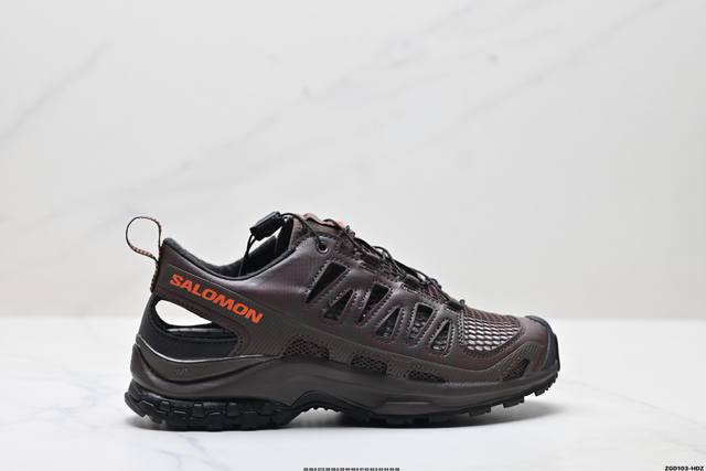 公司级Salomon萨洛蒙Xa Pro 3D Amphib新款户外溯溪涉水鞋 这款鞋具备水陆两栖功能 采用厚底设计 增强舒适度和抓地力 鞋面由织物网眼布和合成革