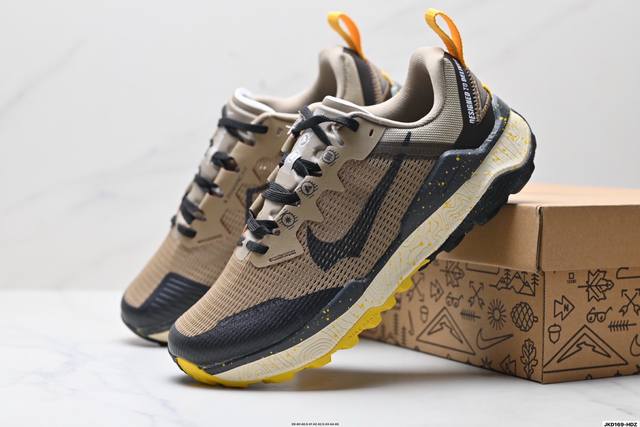 公司级Nike React Wildhorse 8 耐克 越野户外避震缓冲休闲运动慢跑鞋 这双鞋采用了Nike React技术 这是一种轻盈耐穿的泡绵材料 能够