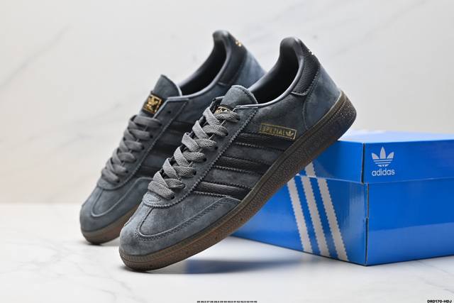 真标Adidas Handball Spezial 阿迪达斯经典款 复古休闲板鞋 全鞋采用反毛皮制作 牛筋耐磨大底 承载青春情怀的板鞋 经典三条杠装饰鞋侧 品牌