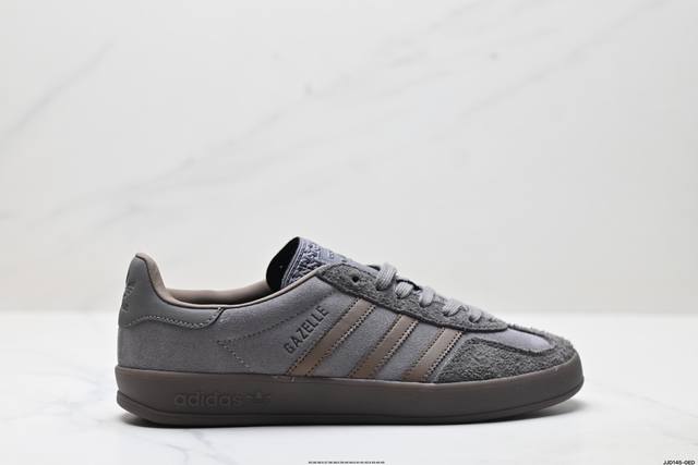公司级Adidas Originals Gazelle Indoor 三叶草休闲防滑耐磨低帮板鞋 鞋头出色设计 塑就出众贴合感 稳固的后跟贴合足部曲线设计 软弹