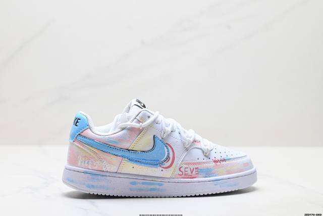 公司级Nike Court Vision Lo ‘Diy’定制 低帮百搭 透气休闲运动板鞋 兼顾舒适脚感和出众风范 演绎匠心之作 结构性的支撑贴合感结合复古篮球