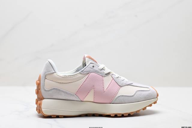 真标New Balance 327系列 复古休闲运动慢跑鞋 以更纯粹的复古风格设计打造的全新造型 侧身还以解构设计 将 N 字标志以做旧压花样式呈现 官方货号: