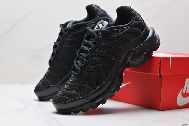 真标Nike Air Max Plus 耐克 轻便缓震 耐磨大气垫系列 跑鞋 全新的鞋面材质搭配Tpu波浪纹理与内靴设计 打造如袜子般的贴合支撑体验 带来更加舒