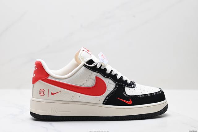公司级Nike Air Force 1 Low 原楦头原纸板 打造纯正低帮空军版型 专注外贸渠道 全掌内置蜂窝气垫 原盒配件 原厂中底钢印、拉帮完美 货号:Kb
