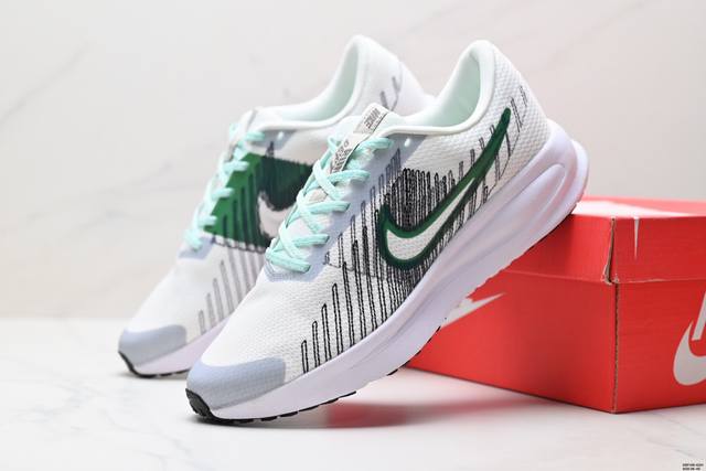 真标Nike Air Defy Run 1 网面织物 缓震运动鞋 兼顾迅疾外观和稳固脚感 后跟覆面和中足动态支撑巧妙融合 缔造稳定顺畅的迈步体验 货号:Dr26