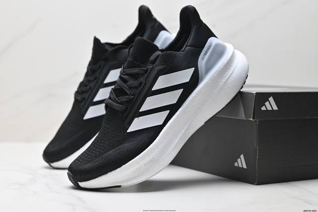 公司级Adidas Ultraboost Light 阿迪达斯 耐磨缓震休闲运动跑鞋 采用网材搭配反光皮革鞋面 配上Stretchweb网格外底 提供非凡穿着体