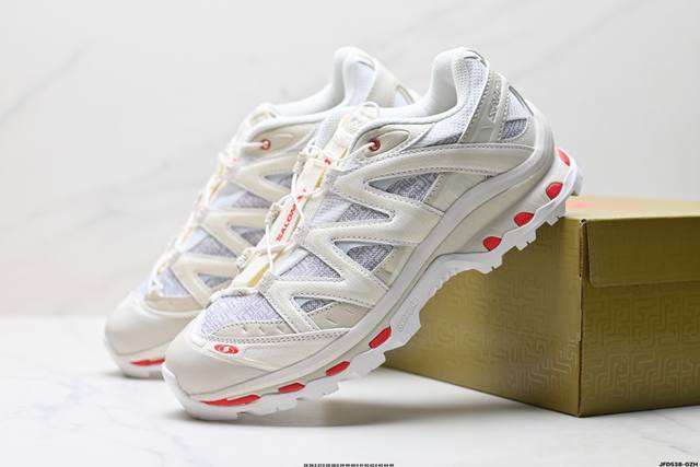 公司级Salomon萨洛蒙 Xt-Quest 探索者系列户外越野跑鞋 鞋面采用Sensifit贴合技术 全方位贴合包裹脚型 鞋跟部鞋底牵引设计 提供强大的抓地性