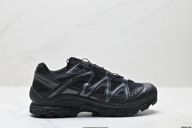 公司级Salomon萨洛蒙 Xt-Quest 探索者系列户外越野跑鞋 鞋面采用Sensifit贴合技术 全方位贴合包裹脚型 鞋跟部鞋底牵引设计 提供强大的抓地性