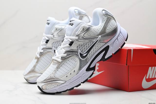 公司级Nike V5 Rnr 耐克 舒适百搭防滑耐磨 低帮休闲鞋 鞋面是大网孔设计 透气性超强 夏天穿完全不会闷脚 特别适合现在这种天气 中底是泡棉材质 脚感特