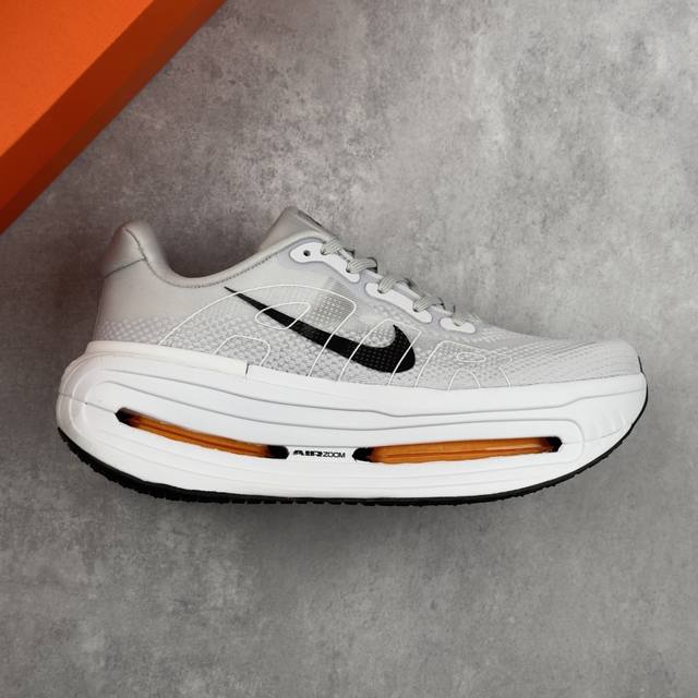 本地 核心私 公司级Nike Vomero Premium 耐克 飞马 舒适减震防滑 低帮跑步鞋 全掌Reactx泡绵中底 前掌和后跟还配备了Air Zoom气
