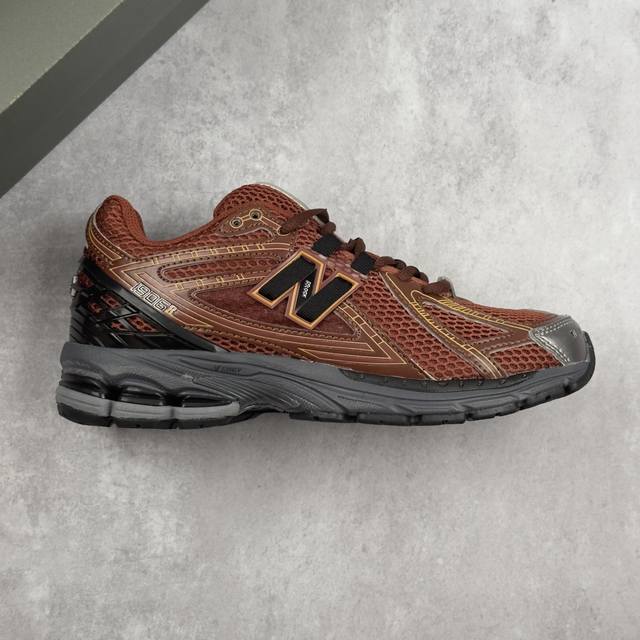 本地 核心私 新百伦 New Balance M1906系列 复古运动鞋单品宝藏老爹鞋 作为Nb最经典的档案鞋型之一，与 2一样，1906有着Nb最成熟的技术加