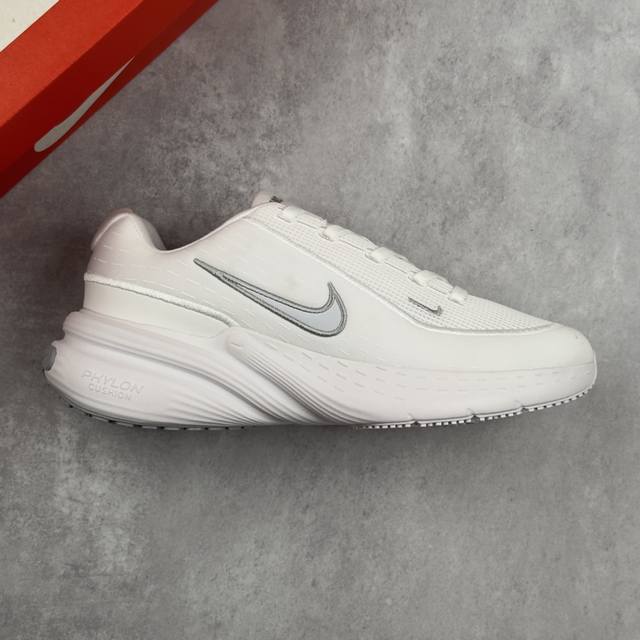 本地 核心的 耐克 W Nike Uplift Sc 舒适减震防滑 低帮跑步鞋 全掌Reactx泡绵中底 前掌和后跟还配备了Air Zoom气垫单元 据说跑起来