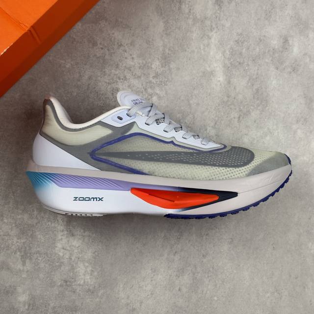 本地 核心私 公司级 Nike Zoom Fly 6 耐克超弹轻盈跑步鞋 #鞋款搭载 Flyknit 材料 打造出众弹性 易于穿脱。采用React技术 轻盈耐穿