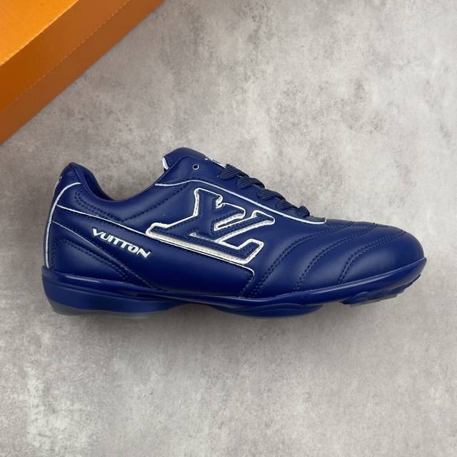 本地 核心私 Louis Vuttion Footprint Sneaker 路易威登情侣款运动鞋 足球鞋 穿上就时髦精 这款Footprint Soccer运