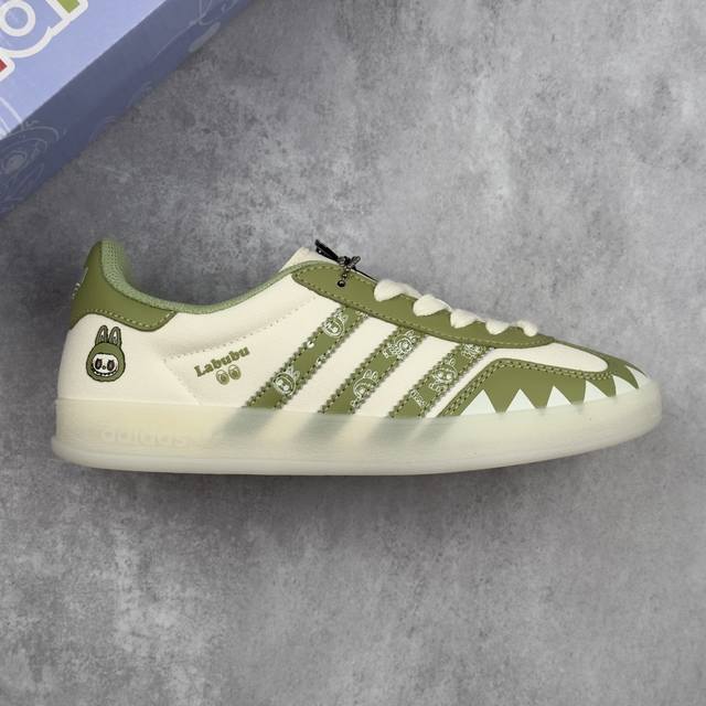 本地 核心私 Labubu X Adidas Original Gazelle Indoor 拉布布 X 阿迪达斯 低帮 绿白 桑巴防滑耐磨轻便板鞋 鞋身整体采