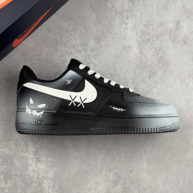 本地 核心私 Nike Air Force 1'07 Low Devil Smiles 手绘涂鸦 恶魔微笑 空军一号低帮休闲板鞋 #以独特灰调为主色调，似隐匿于