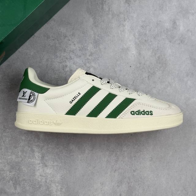 本地 核心私 阿迪达斯 Adidas Originals Samba Og X Louis Vuitton 灰白绿满天星 桑巴舞系列复古经典轻便板鞋 此款以简约