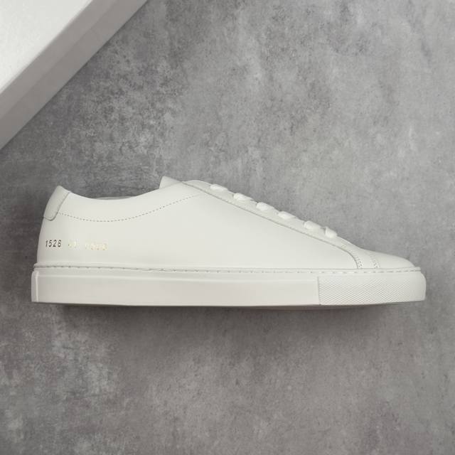 本地 核心私 Common Projects 扁头小白鞋 经典小白鞋 为了此款鞋子做到极致 已经报废几双原鞋 力争做好1.1 独家磨具 进口皮料 还原度最高 可