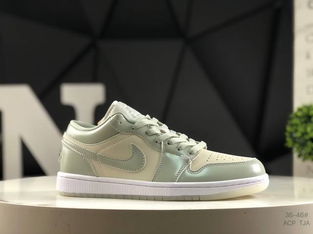 真标带半码 耐克 乔丹 Air Jordan 1 Low Aj1低帮系列篮球鞋 官方同步配色 原装级产物 #拒绝公底 立体鞋型 细节完美 高清洁度 货号：Ib7