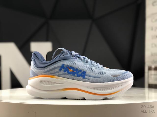 Hoka M Bondi 9全新配色 这个品牌来自于新西兰的毛利语，Hoka表示大地，One One表示飞越，连起来就是飞越地平线，One One不是读作“万万