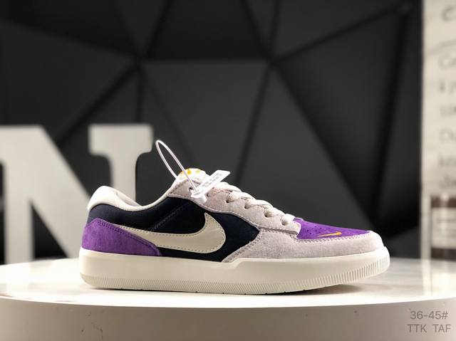 公司级 耐克 Nike Sb Force 58 耐克 低帮休闲板鞋 是一款将前沿创新带入街头的单品 它具有硫化杯底 具有出色的耐用性和灵活性 使用帆布和绒面革